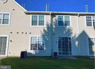 2nd image of 4605 Vesper Cir