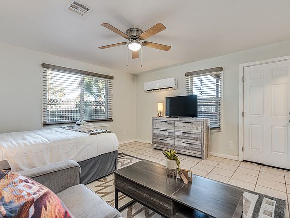5th image of 3300 E Bellevue St #3