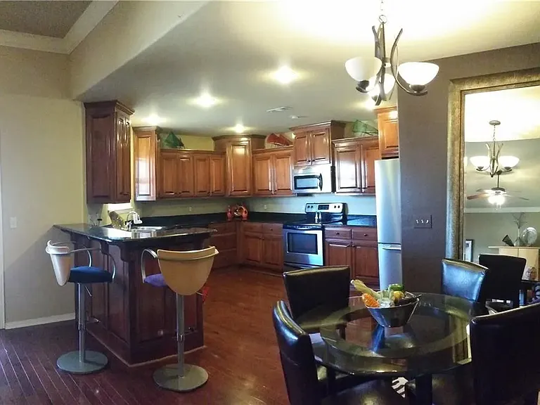 453 Caroline Claire St — Photo 4
