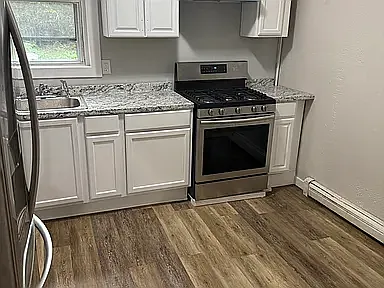 214 Perry St — Photo 3