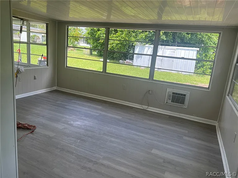104 S Adams St — Photo 11