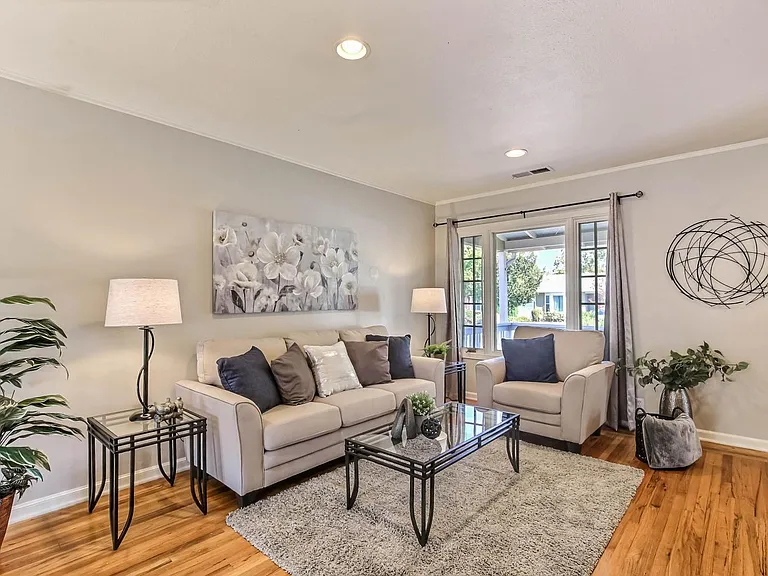 1359 Keoncrest Ave — Photo 5