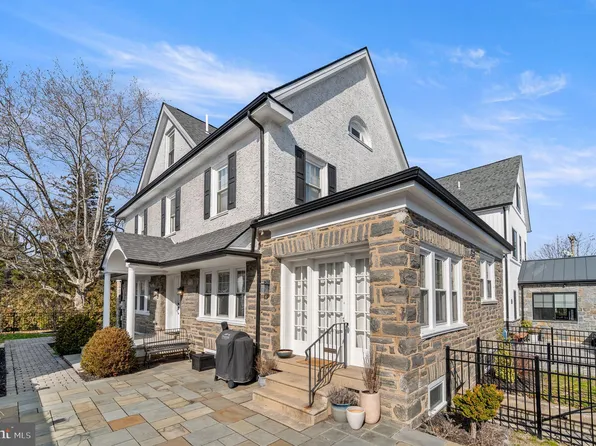 551 Walnut Ln, Philadelphia, PA 19128