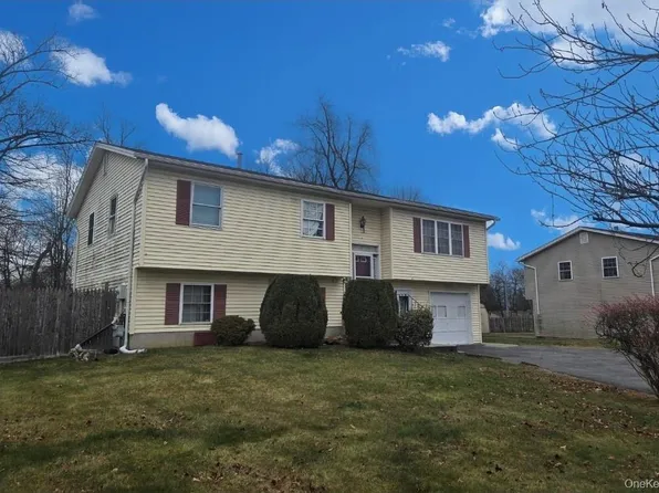 6 Fayva Ct, New City, NY 10956