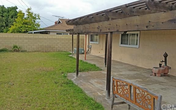 3rd image of 15601 Begonia St