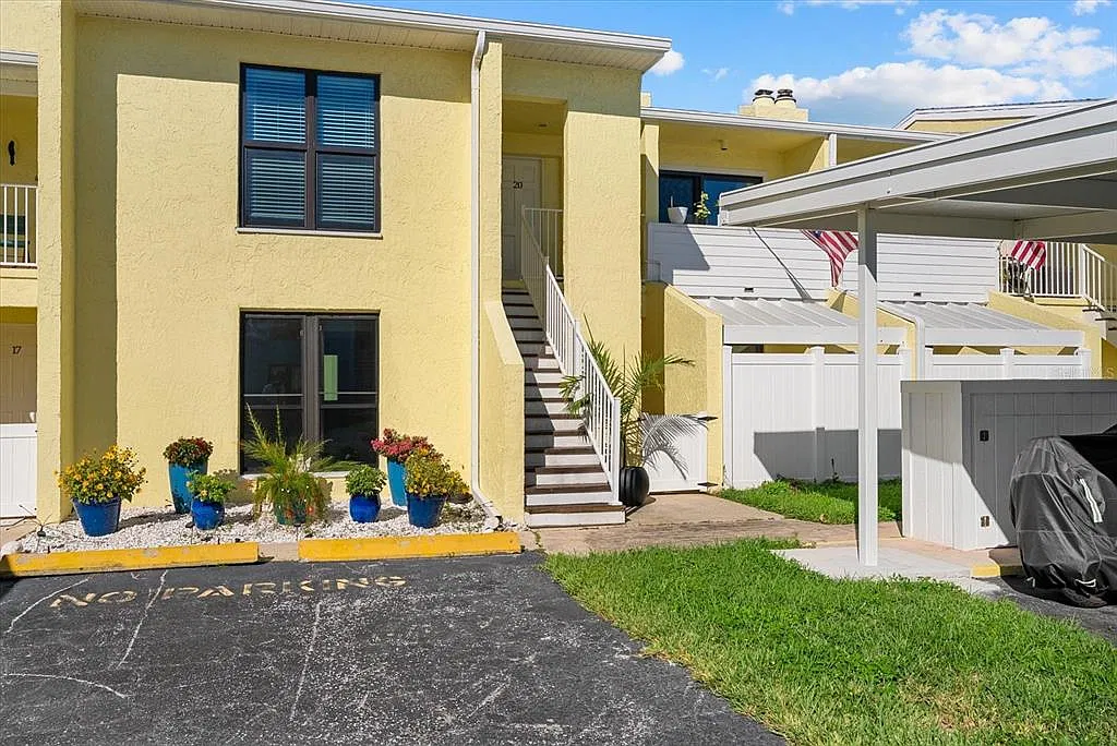 2 bed, 2.0 bath, 1040 sqft, $2,199 — Photo 4