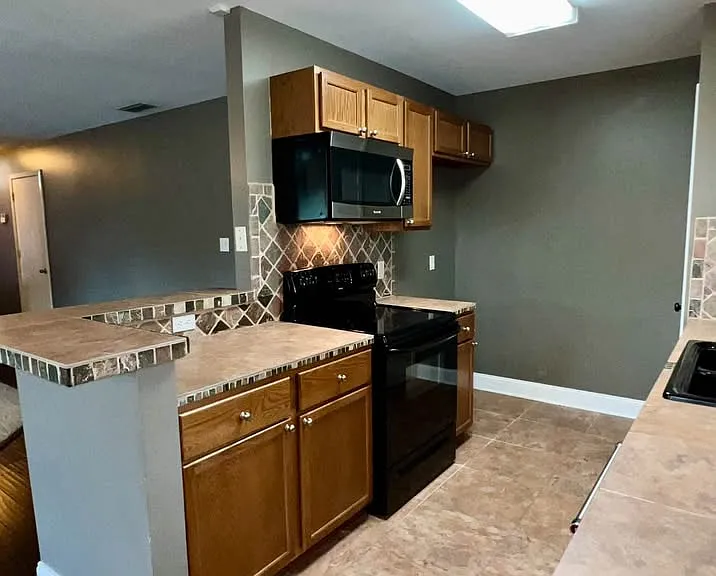 302 Willowbrook Ln — Photo 10