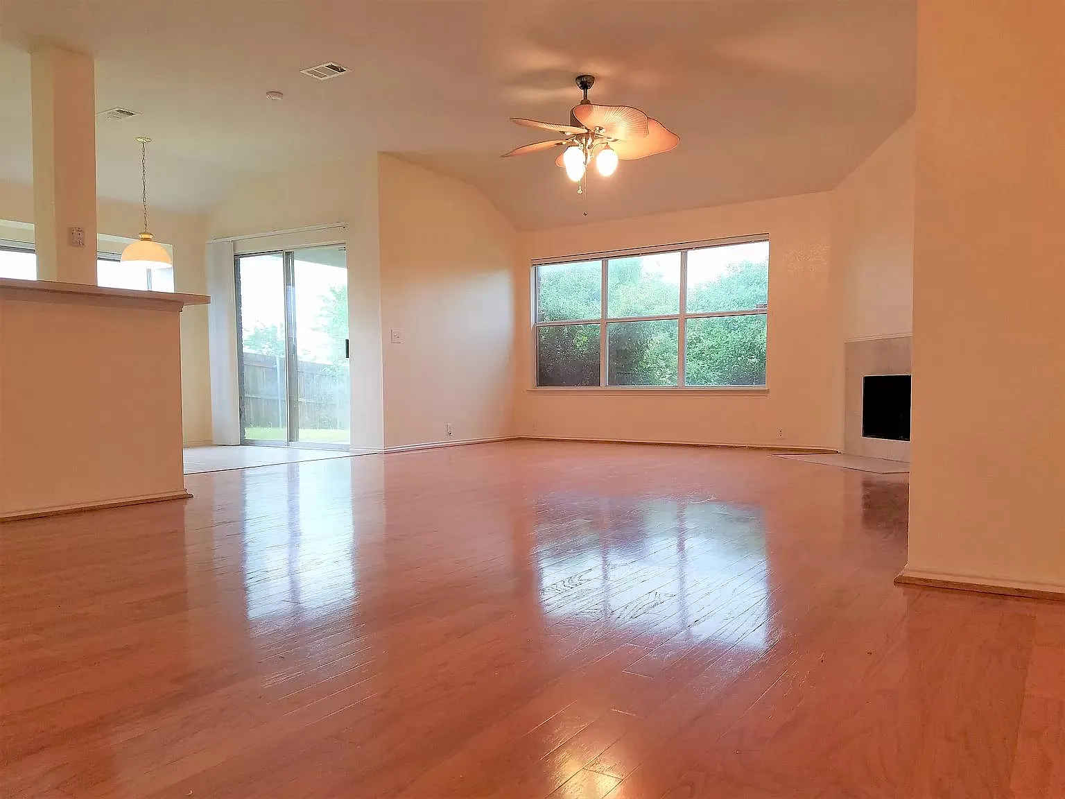 3 bed, 1751 sqft, $2,800 — Photo 4