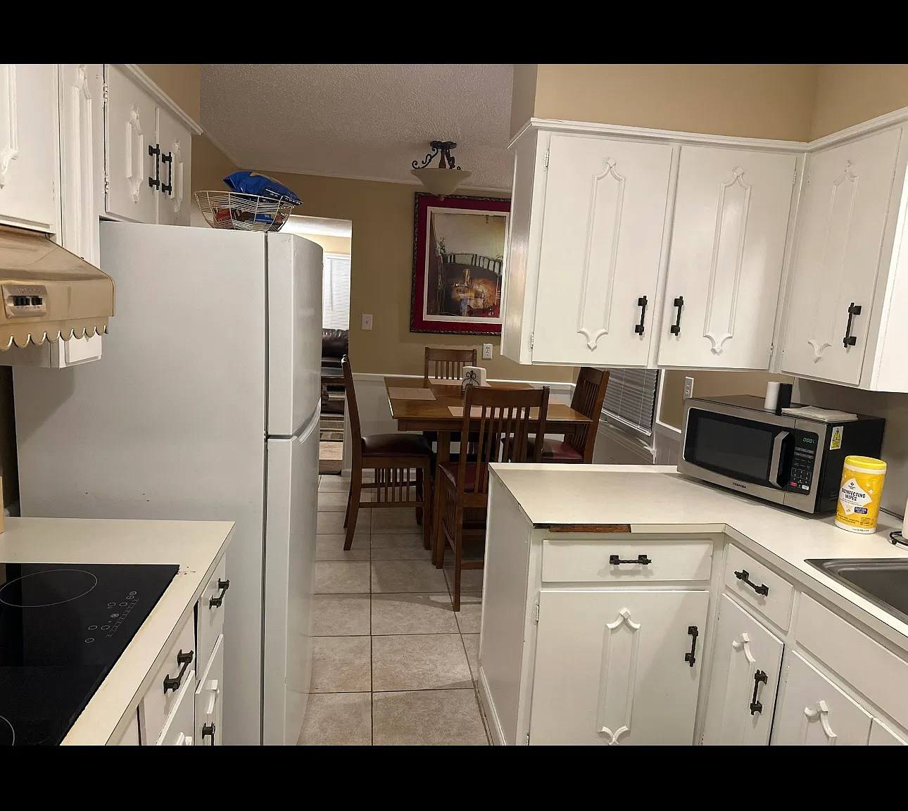 3 bed, 1036 sqft, $1,900 — Photo 3
