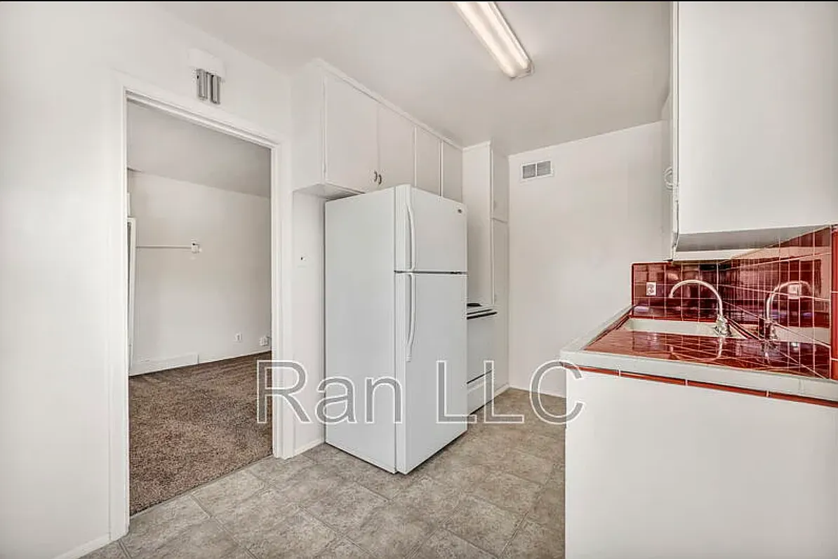 Building Photo - RAN Apartments