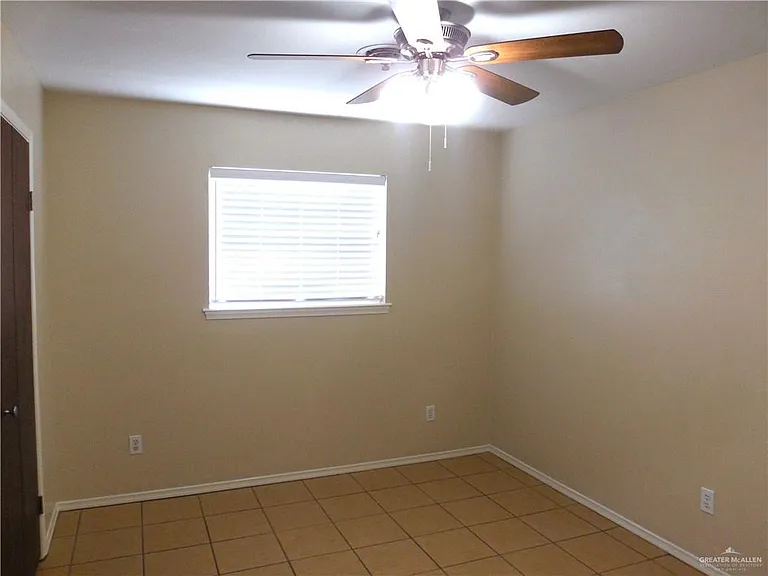 118 E Iris Ave — Photo 18