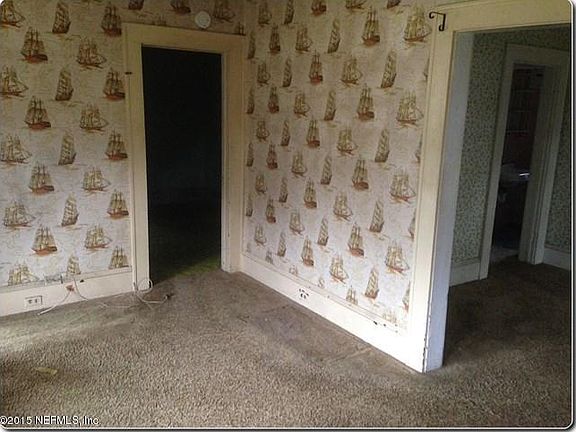 2nd image of 36 E 61st St