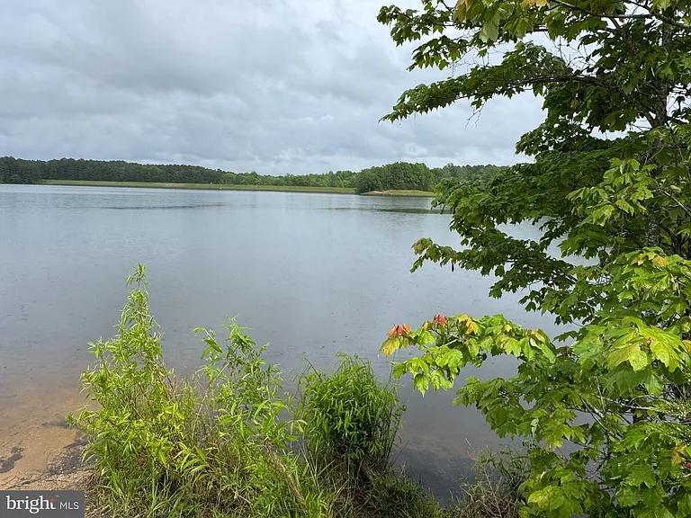 21500 Point Lookout Rd — Photo 2