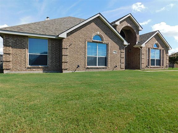 2nd image of 108 Courtney Cir