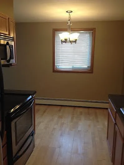 207 Myrtle St W #2 — Photo 3