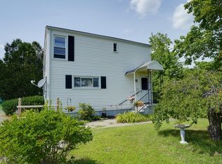 25 E Main St, Northborough, MA 01532