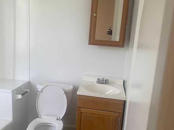 4th image of 1109 E 63rd St APT 1