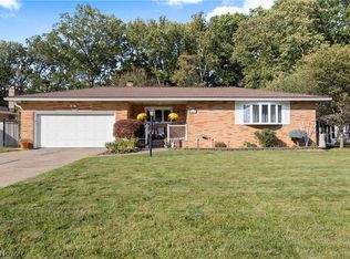 837 E Dartmoor Ave, Seven Hills, OH 44131