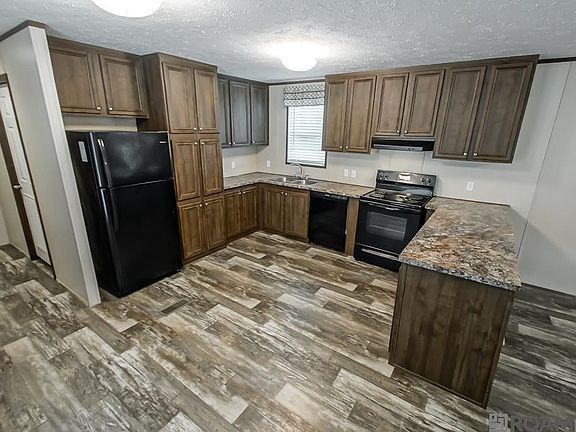 3rd image of 30776 Weiss Rd