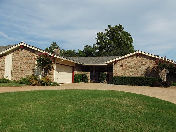 3rd image of 2833 NW 115th Pl