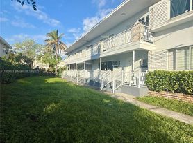 7600 Dickens Ave, Miami Beach, FL