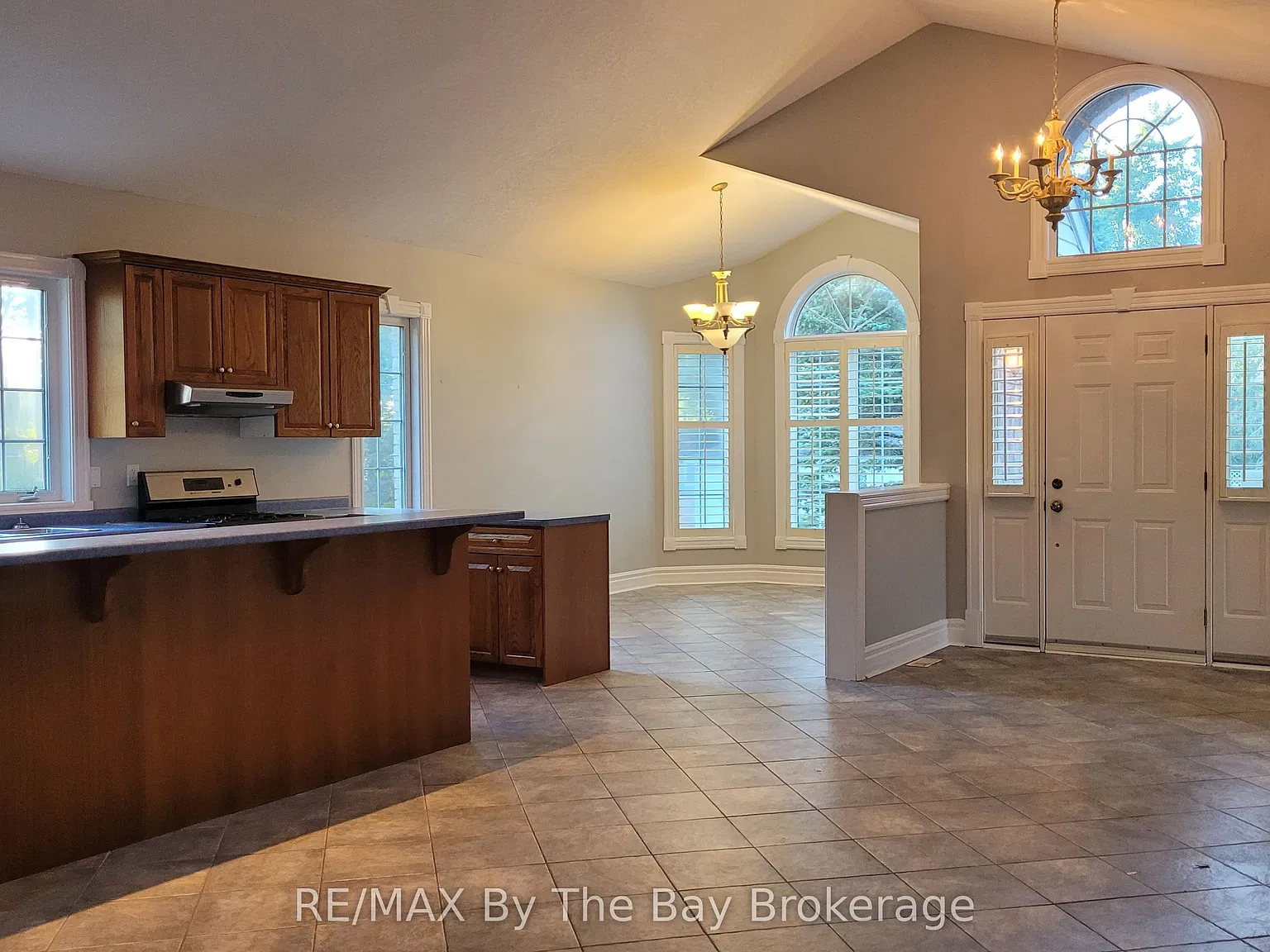 2 bed, $2,400 — Photo 3