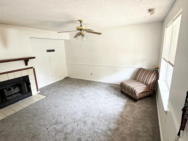 154 Corwin Cir — Photo 9