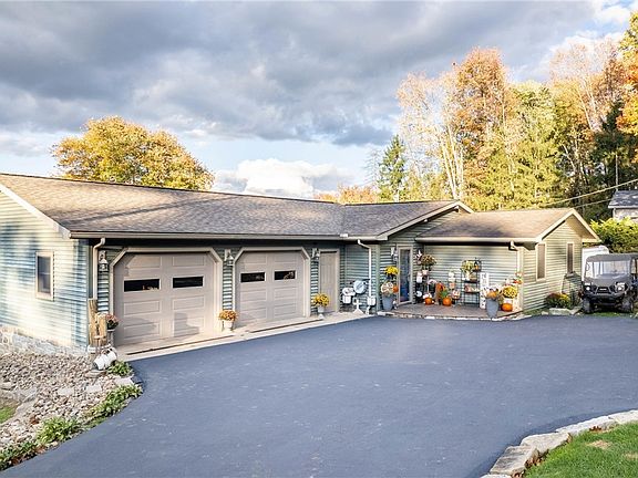 5th image of 47677-47681 Tomahawk Dr