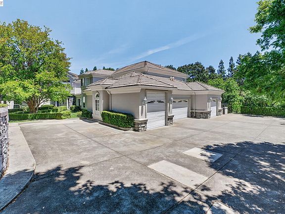 3rd image of 8016 Golden Eagle Way