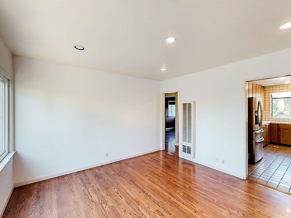 3rd image of 845 14th St