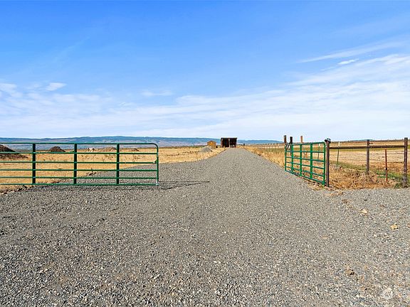 3rd image of 1371 Kimberly Lane