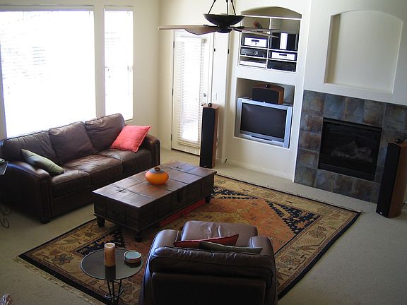 Brite Open Floorplan w/Upgraded Lite Fixtures/Ceilings Fans/Window Treatments.
