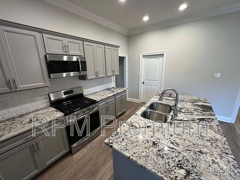 6212 Lake Edge Dr — Photo 10