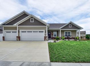 955 Carnegie Knolls Dr, O Fallon, IL 62269