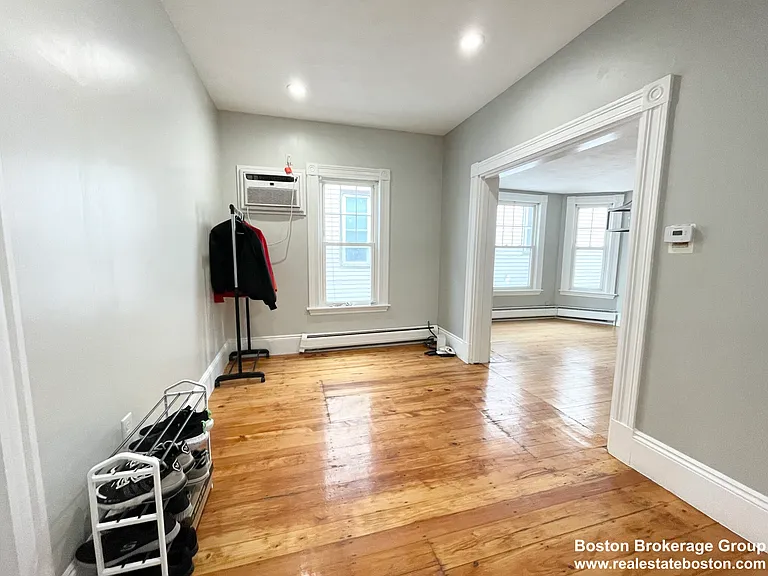 31 Falcon St #2 — Photo 4