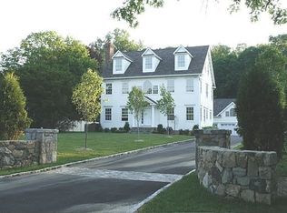 4 Parade Hill Rd, New Canaan, CT 06840