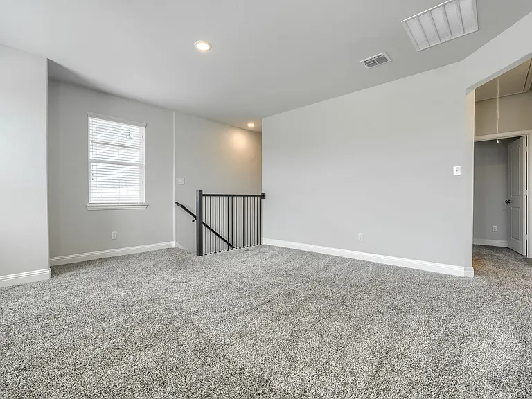 724 Portina Dr — Photo 22