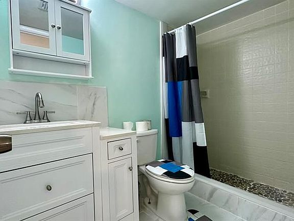 4th image of 2925 SW 22nd Ave #2030