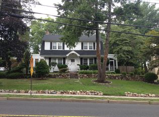 22 Main St, Emerson, NJ 07630