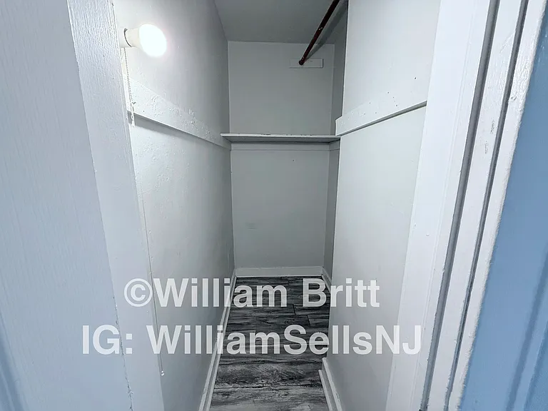 Walk-in closet