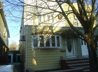 5757 65th St, Flushing, NY 11378