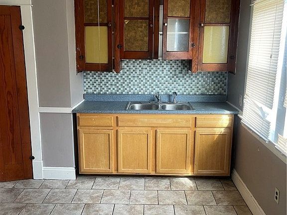 2nd image of 2801 E 125th St