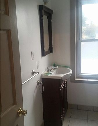 4th image of 163 Strode Ave