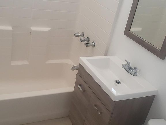 4th image of 14690 Gledhill St