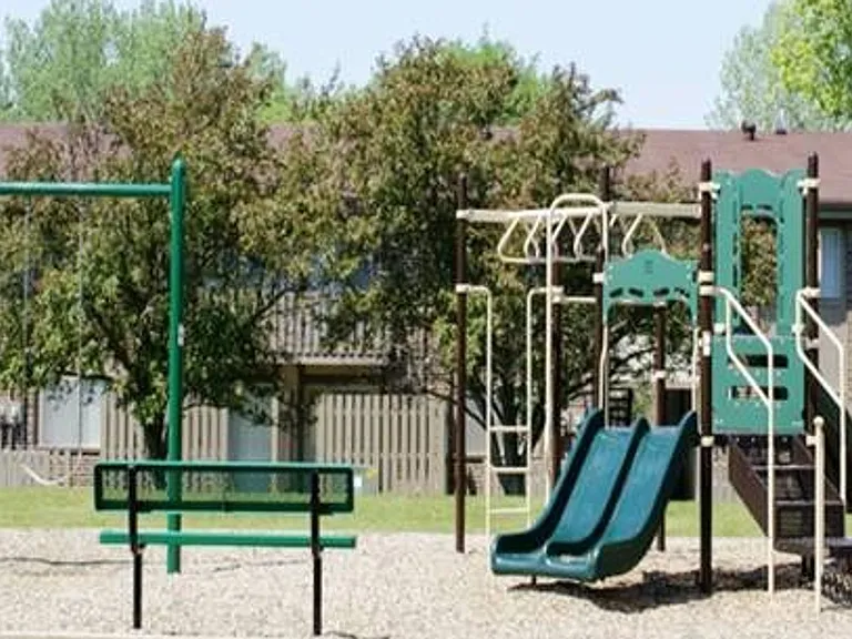Villages on Madison Apartments — Photo 114