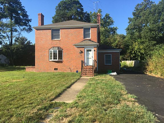 Exterior, all brick