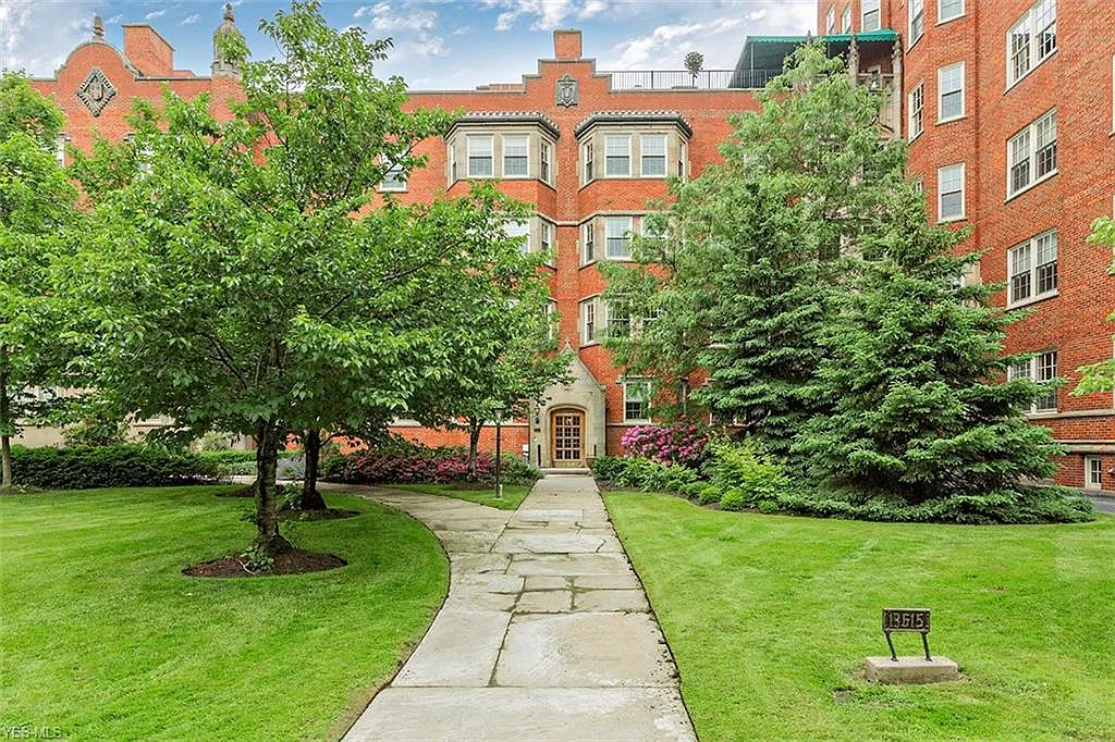 13615 Shaker Blvd APT 2A photo 1