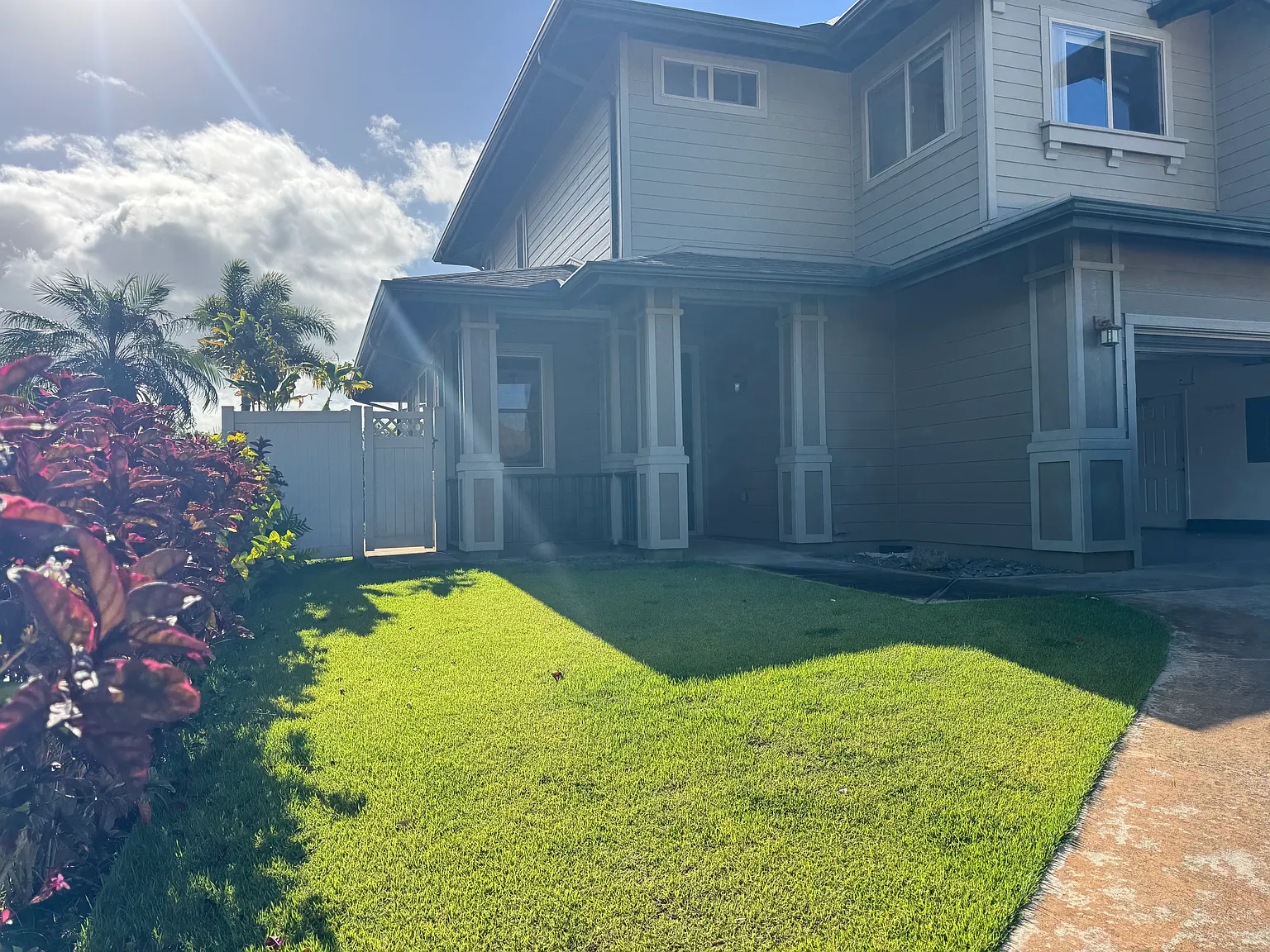 4 bed, 2.5 bath, 1588 sqft, $4,480 — Photo 2
