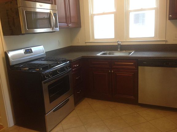 2nd image of 1010 Beaconsfield Ave APT 2N