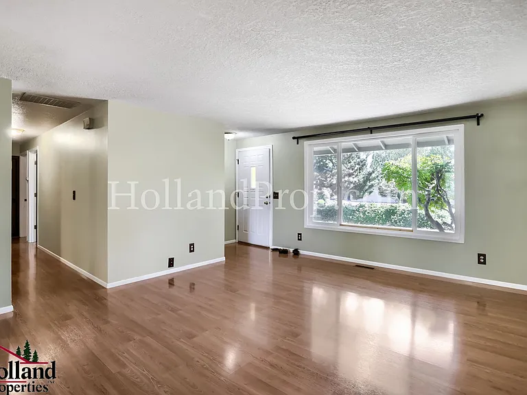 17267 SW Barcelona Way — Photo 4